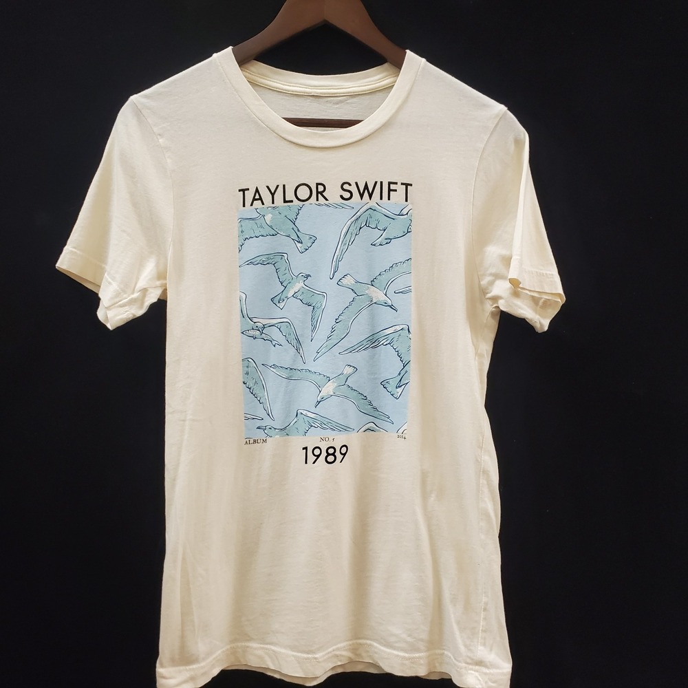 1989 Seagull Short Sleeve Round Neck T Shirt Size S Album 5 Music Graphic Cream
